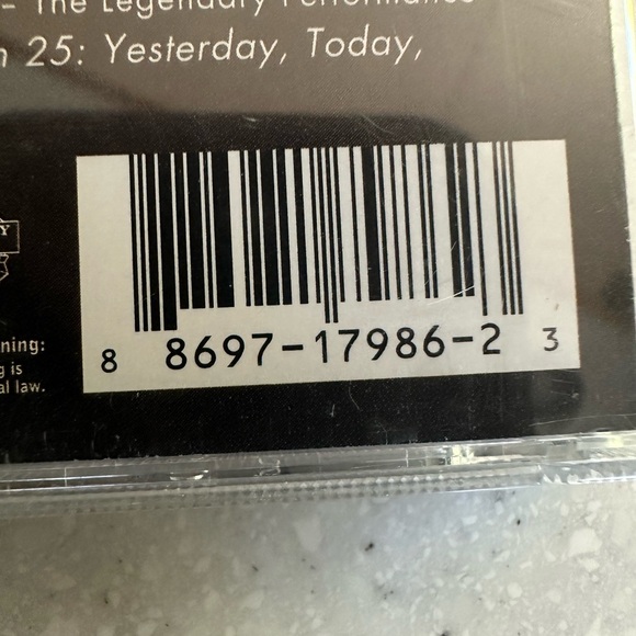 Michael Jackson Thriller 25th Anniversary CD & DVD Collection! - Picture 3 of 13